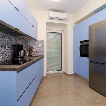 Pinelopi Deluxe Apartments,