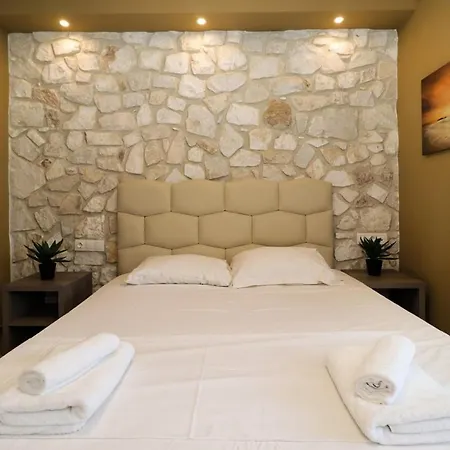 Daire Pinelopi Deluxe Apartments, *