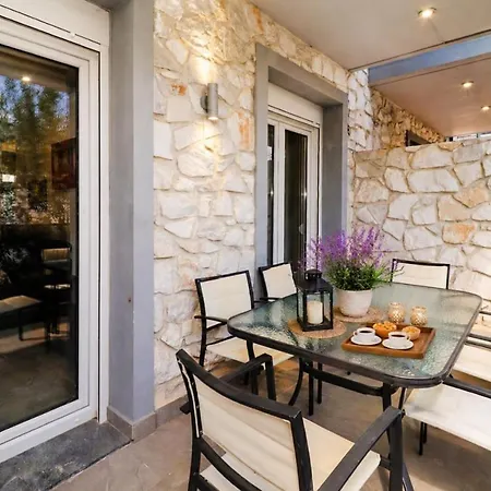 Daire Pinelopi Deluxe Apartments, *